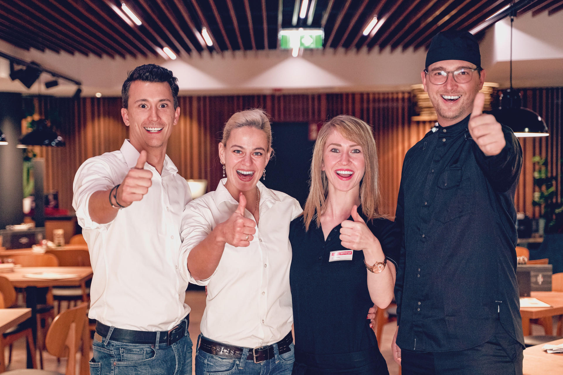 Mitarbeiter im XXXL Restaurant MAHÃ - Arbeiten im Restaurant XXXLutz